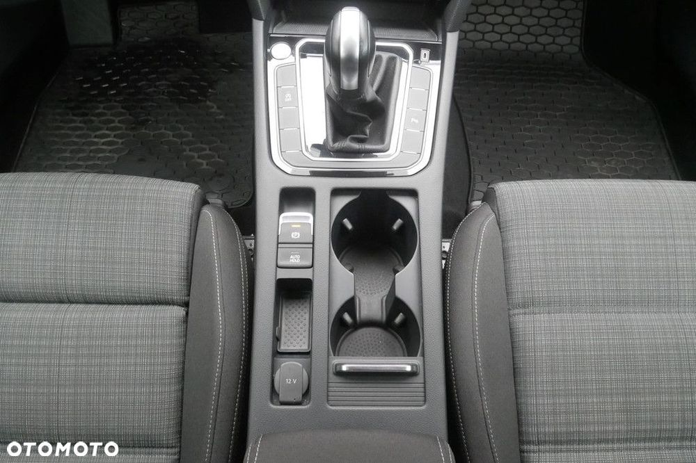 Volkswagen Passat 2.0 TSI Business DSG - 11