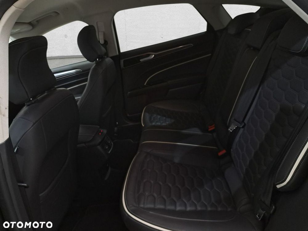 Ford Mondeo - 25
