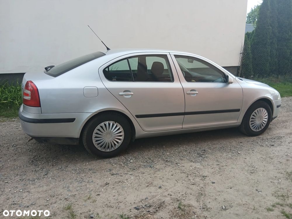 Skoda Octavia 1.6 Ambition - 32