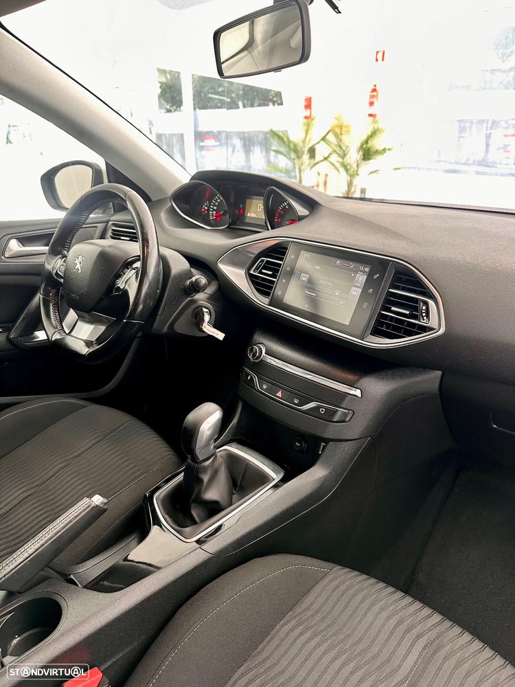 Peugeot 308 1.6 BlueHDi Style - 24