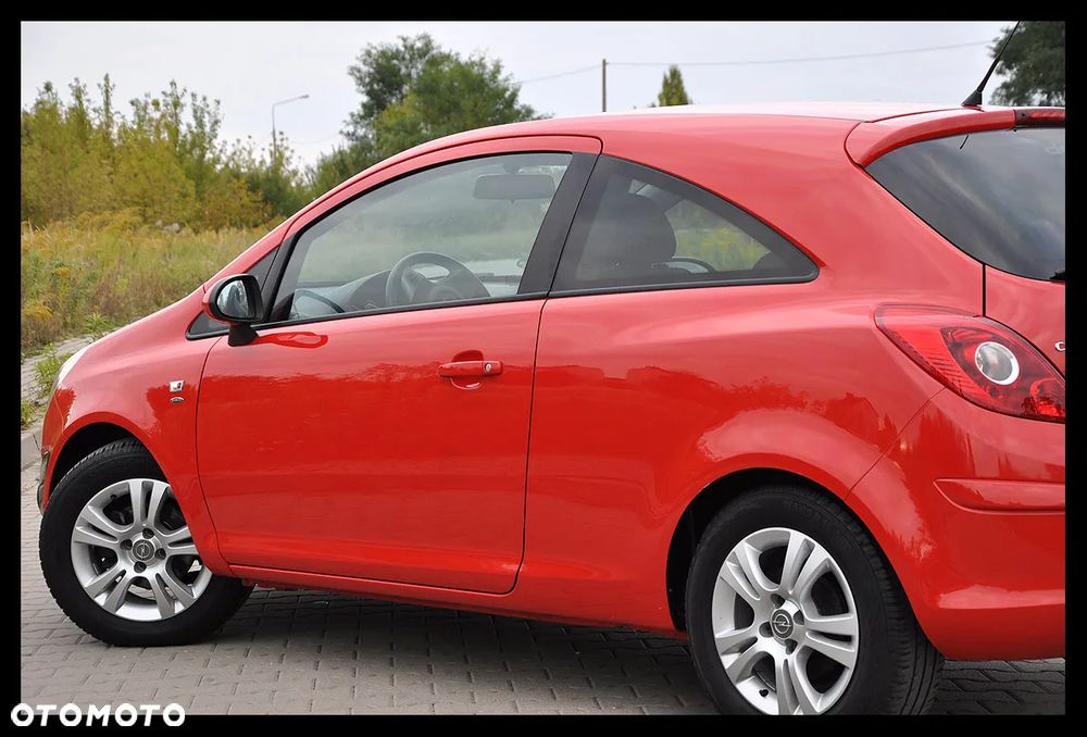 Opel Corsa 1.4 16V Satellite - 11