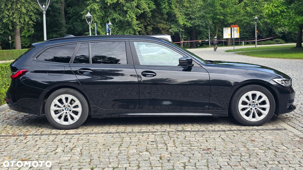 BMW Seria 3 318d MHEV Business Edition - 4