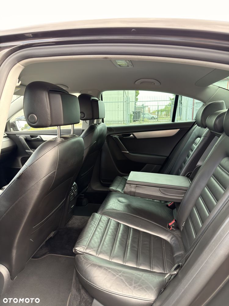 Volkswagen Passat 2.0 TDI DPF Highline DSG - 26