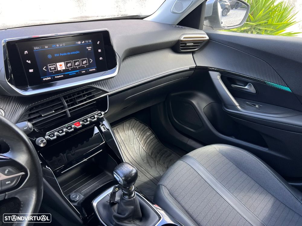 Peugeot 2008 1.2 PureTech Allure - 14