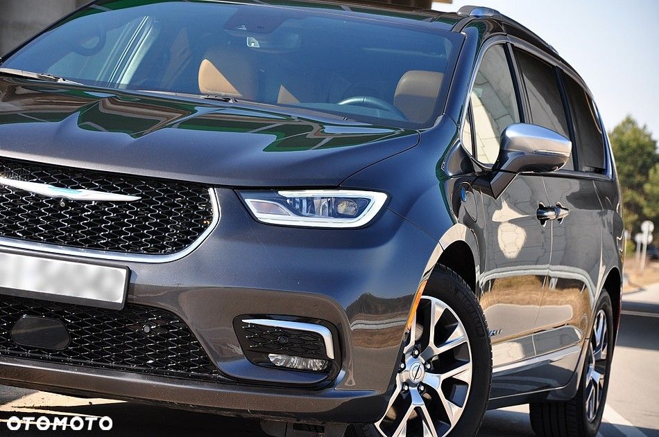Chrysler Pacifica - 4