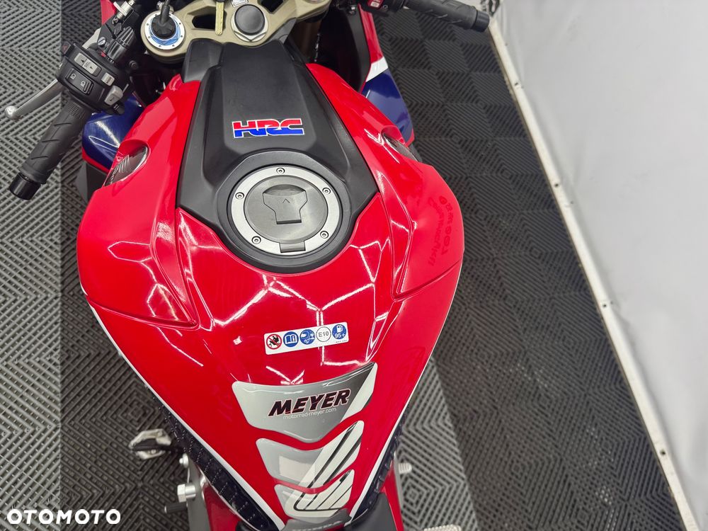 Honda CBR - 27