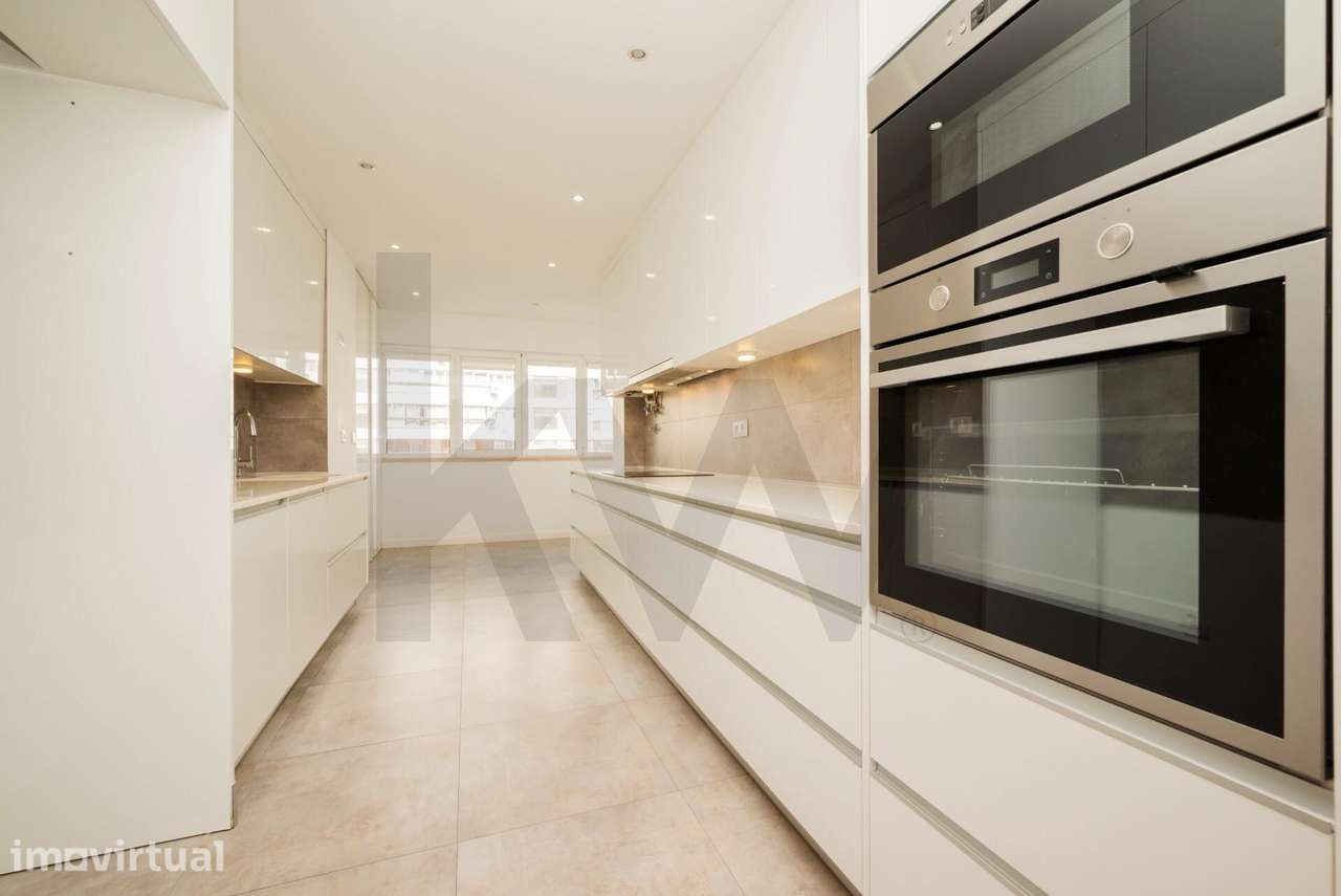 ​​​​​​​​​​​​​​​​​​​​​​​​​​​​Exclusivo Apartamento T3 em Miraflores na - Grande imagem: 2/28