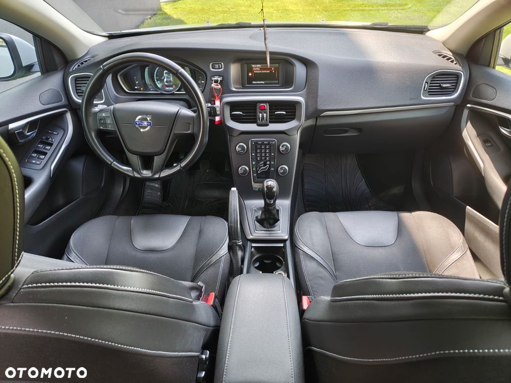 Volvo V40 D2 R-Design Summum - 18