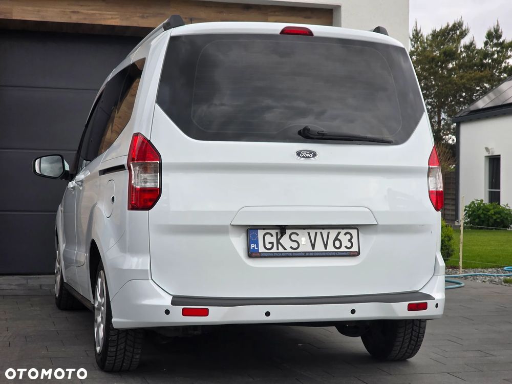 Ford Tourneo Courier 1.5 TDCi Titanium - 18