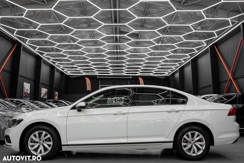 Volkswagen Passat 1.6 TDI DSG Comfortline - 28