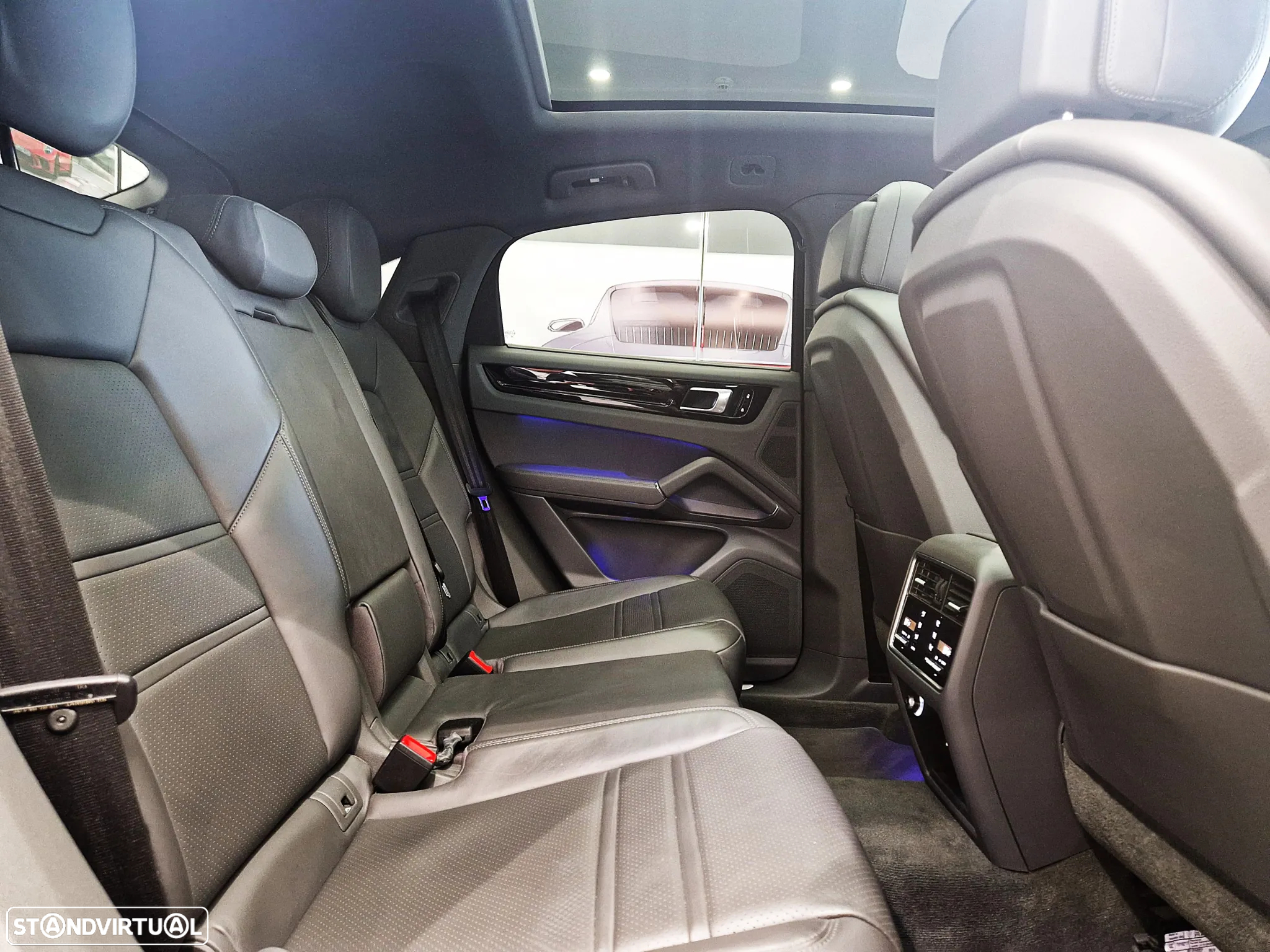 Porsche Cayenne Coupé E-Hybrid - 31