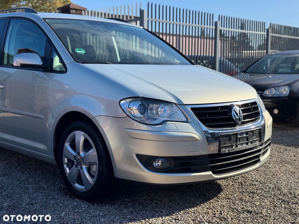 Volkswagen Touran - 9