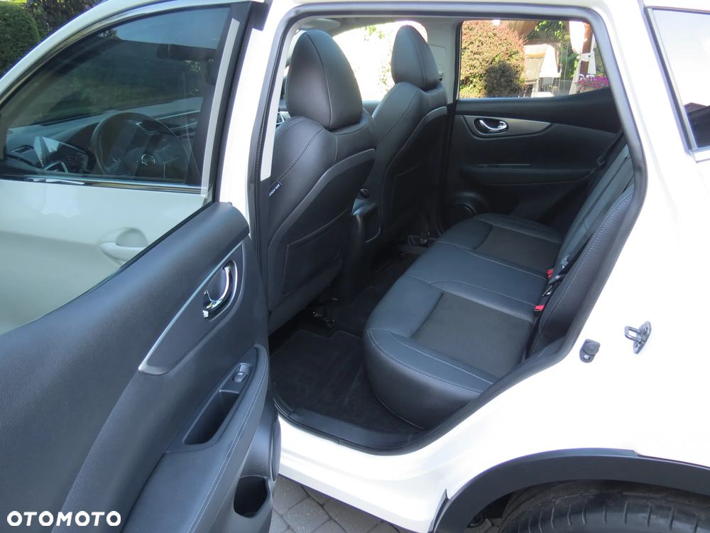 Nissan Qashqai 1.3 DIG-T Tekna - 26