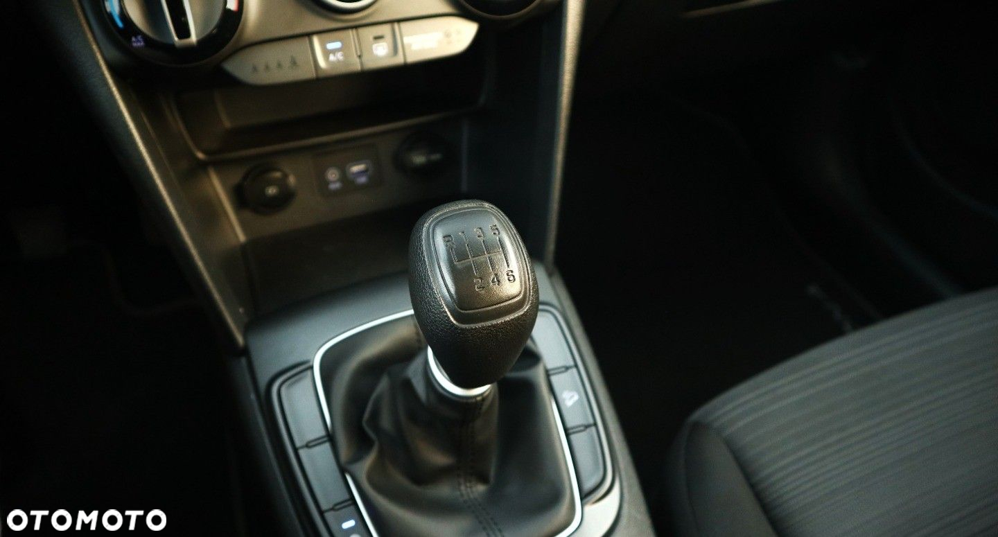 Hyundai Kona - 24