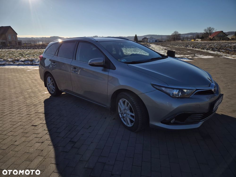 Toyota Auris 1.6 Premium Comfort - 5