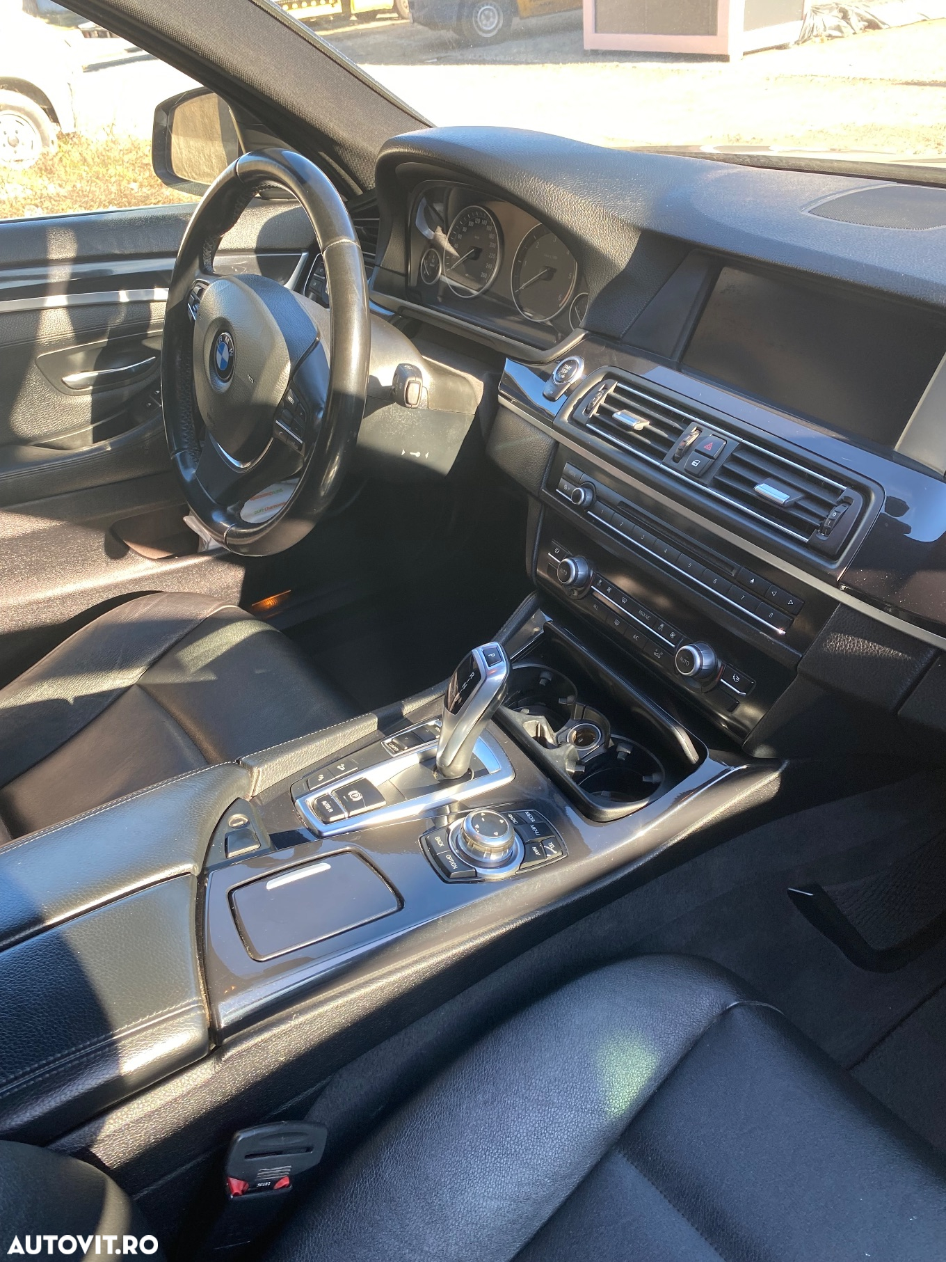 BMW Seria 5 530d xDrive Touring - 6