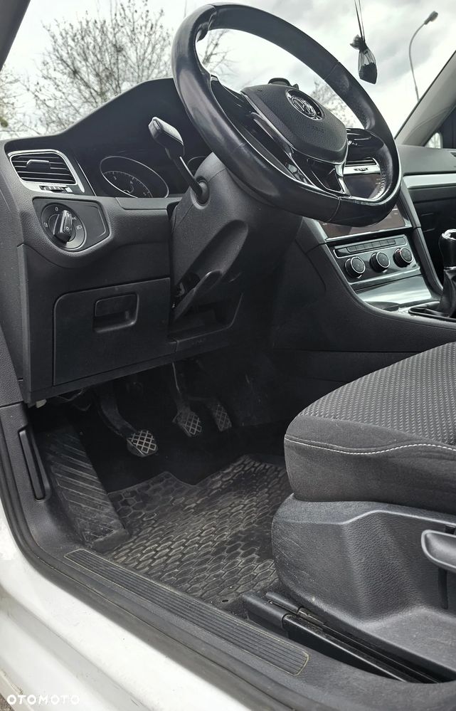 Volkswagen Golf 1.6 TDI BMT Comfortline - 9