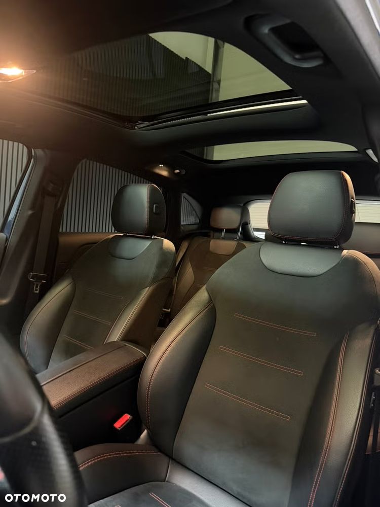Mercedes-Benz GLA - 11