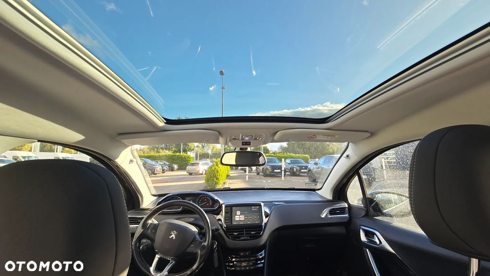 Peugeot 2008 1.2 Pure Tech GPF Allure S&S - 16
