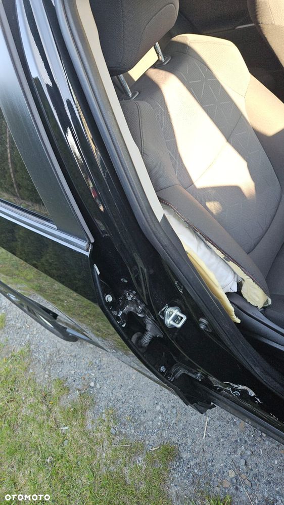 Toyota RAV4 2.5 Hybrid Black Edition by JBL 4x2 - 12