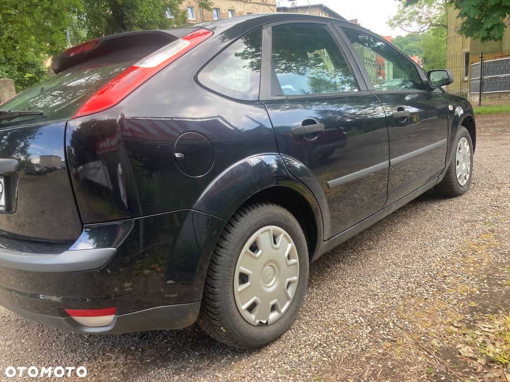 Ford Focus 1.6 16V Ambiente - 11