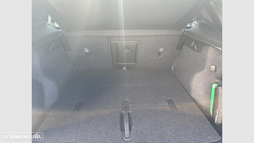 Volvo XC 40 2.0 B3 Black Edition - 17