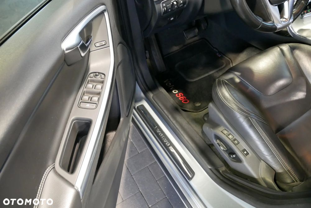 Volvo S60 T5 Geartronic - 22