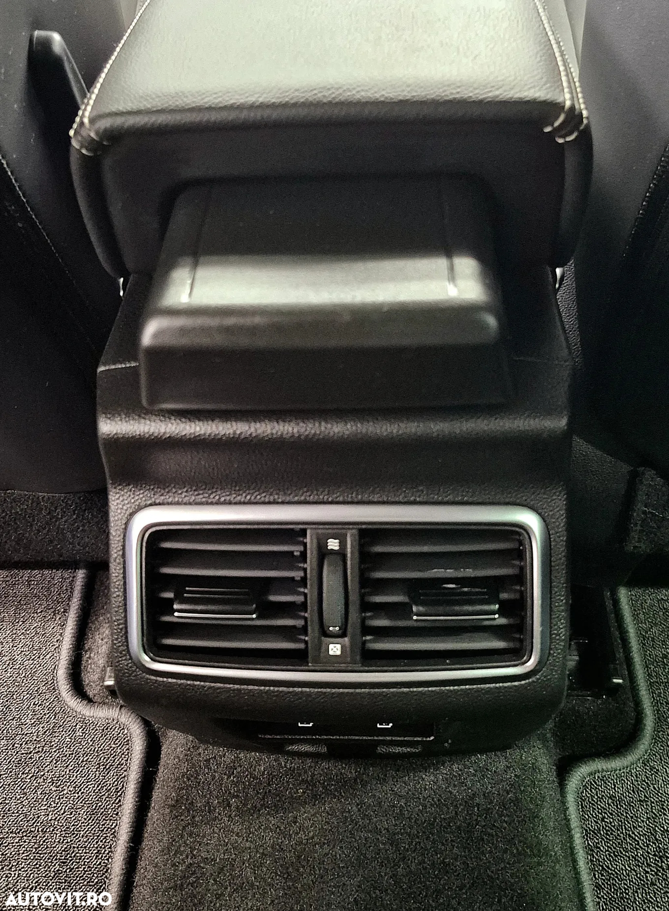 Renault Megane Grandtour E-TECH Plug-in 160 INTENS - 27