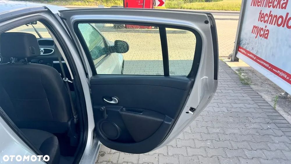 Renault Clio 1.2 TCE Authentique - 8