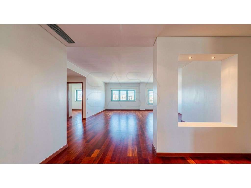 Exclusivo Apartamento T4 no Liceu Residence | 6º Andar | Garagem em... - Grande imagem: 4/39