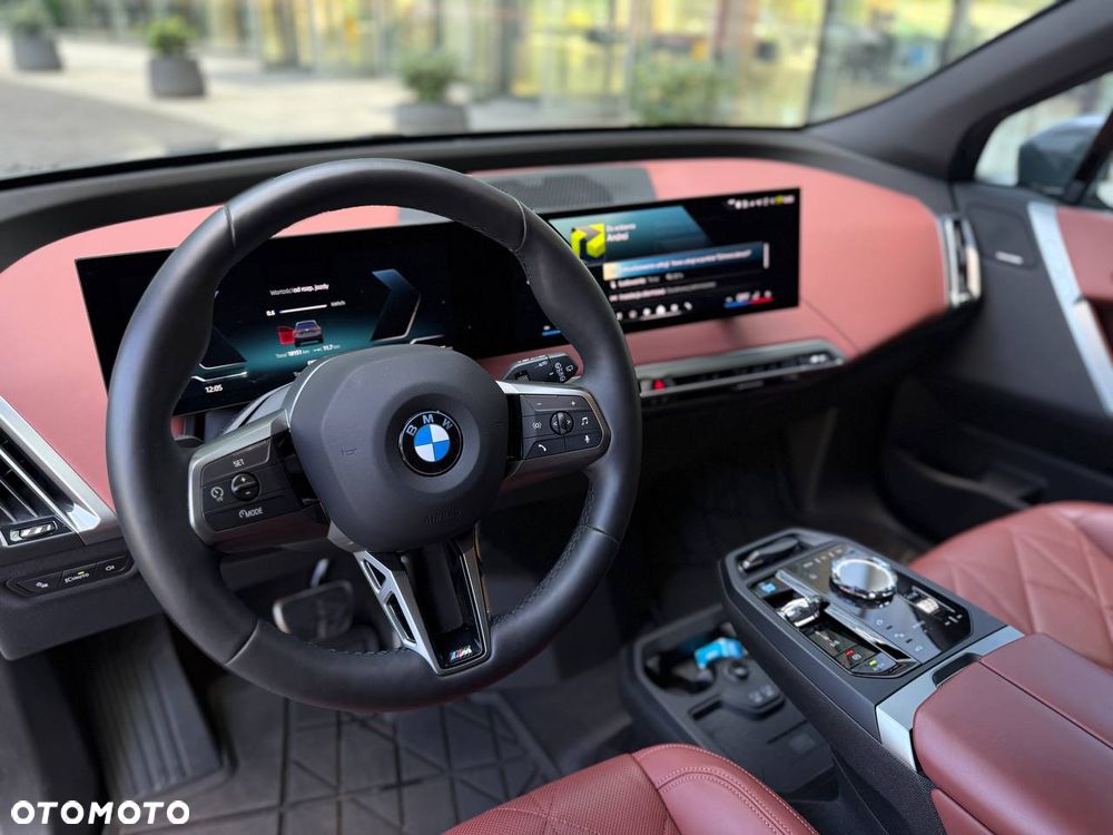 BMW iX - 15