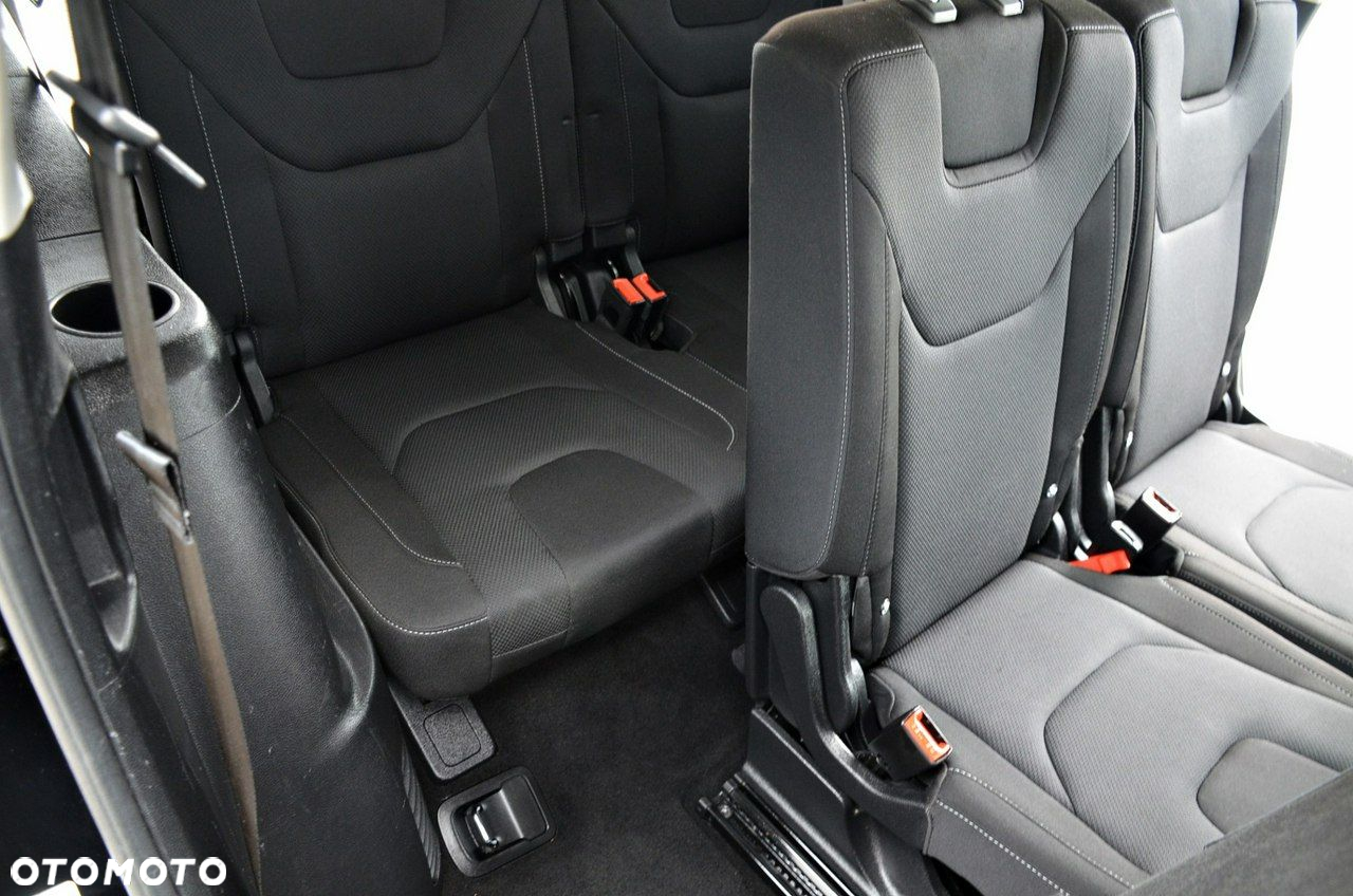 Ford S-Max - 19
