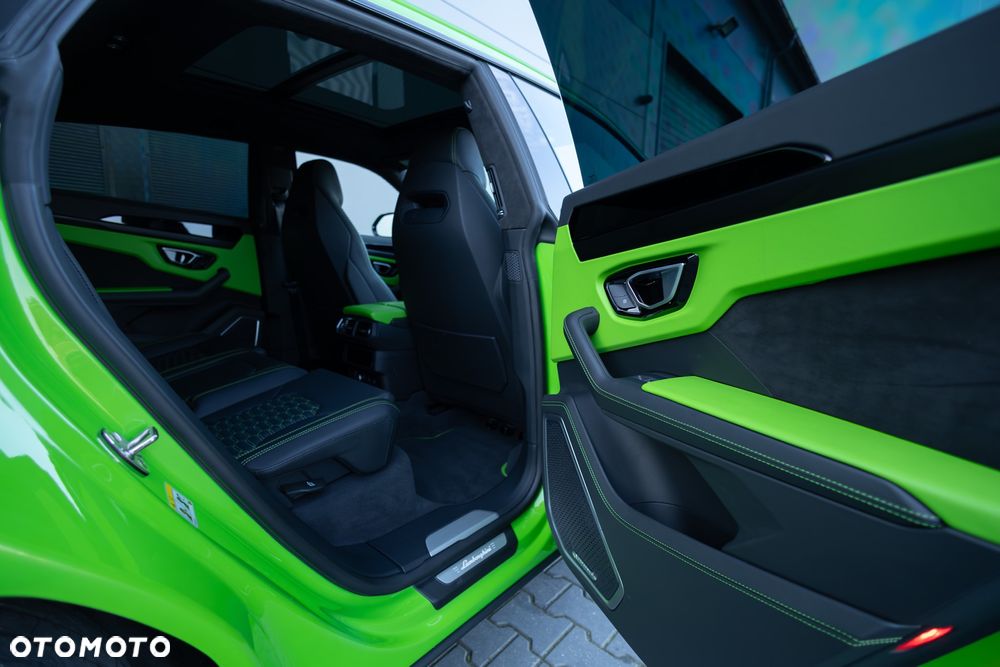 Lamborghini Urus Standard - 23