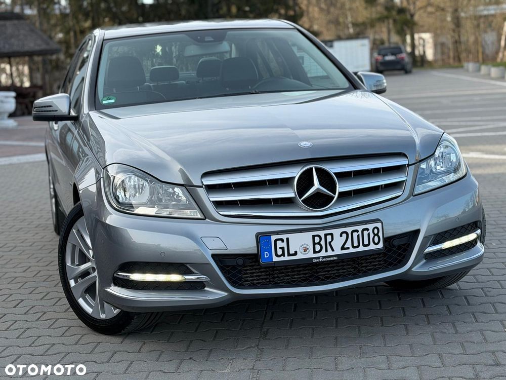 Mercedes-Benz Klasa C 180 CGI BlueEFFICIENCY Avantgarde - 10