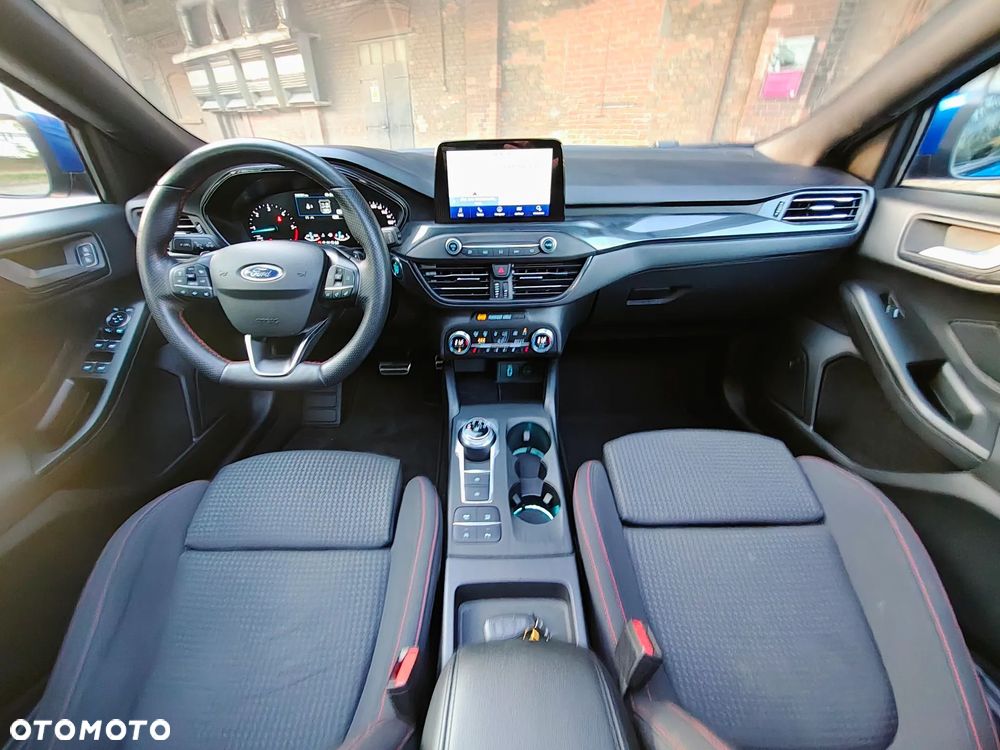 Ford Focus 1.5 EcoBlue Start-Stopp-System ST-LINE - 23