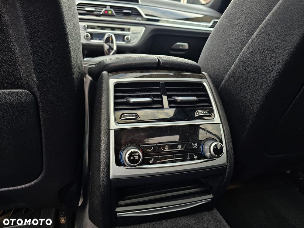 BMW Seria 7 740Li - 15