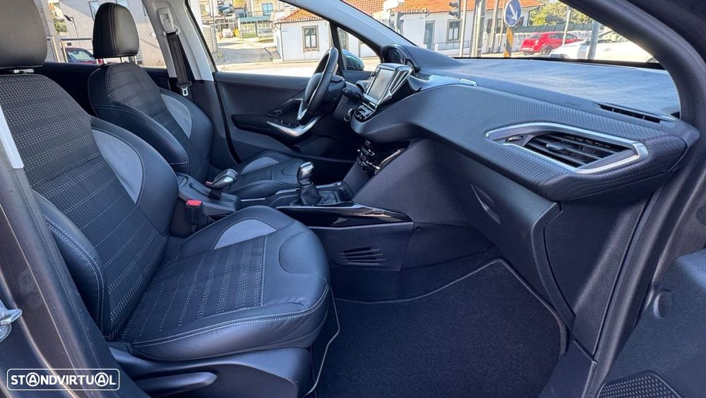 Peugeot 2008 1.2 PureTech Allure - 14