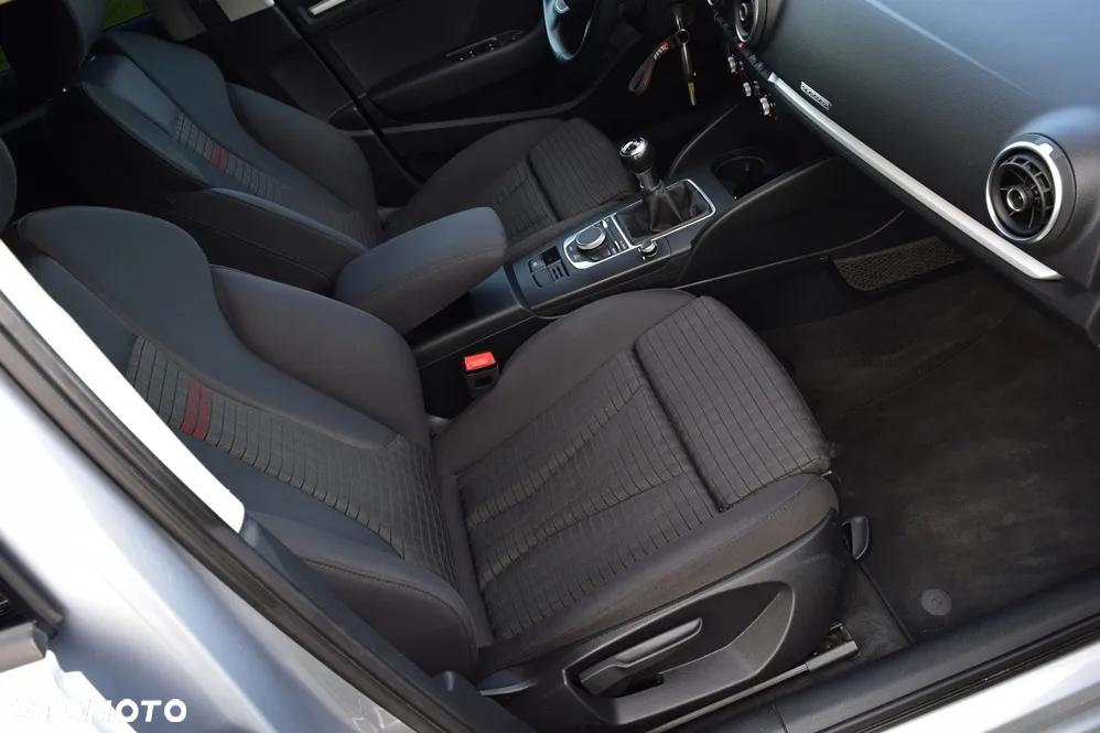 Audi A3 2.0 TDI Sportback (clean diesel) quattro Ambiente - 18