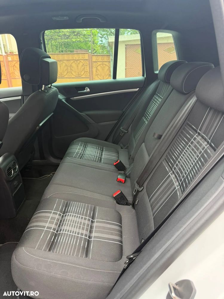 Volkswagen Tiguan 2.0 TDI DPF 4Motion BlueMotion Technology DSG Exclusive - 11