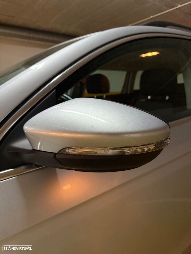 VW Passat Variant 2.0 TDI Highline - 20