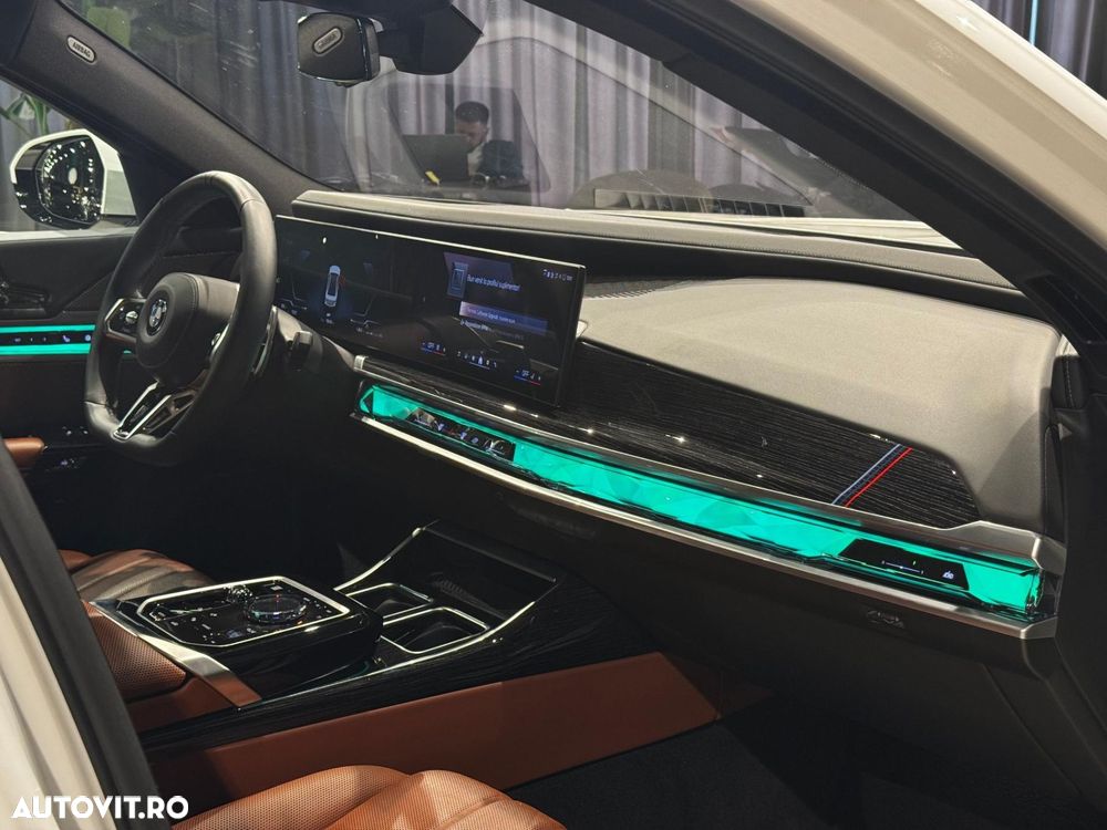 BMW Seria 7 740d xDrive MHEV - 14
