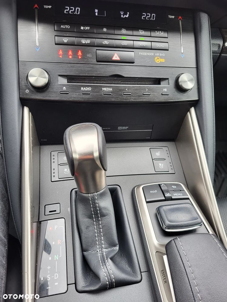 Lexus IS Business Edition - 14