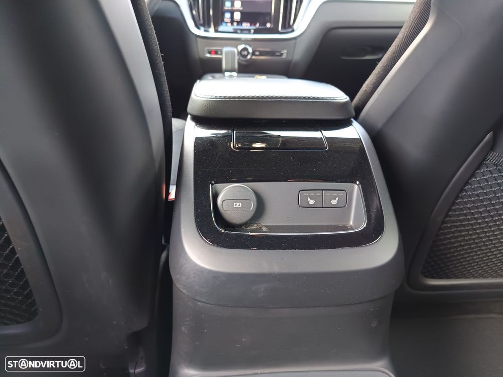 Volvo V60 2.0 T6 AWD TE Essential - 43