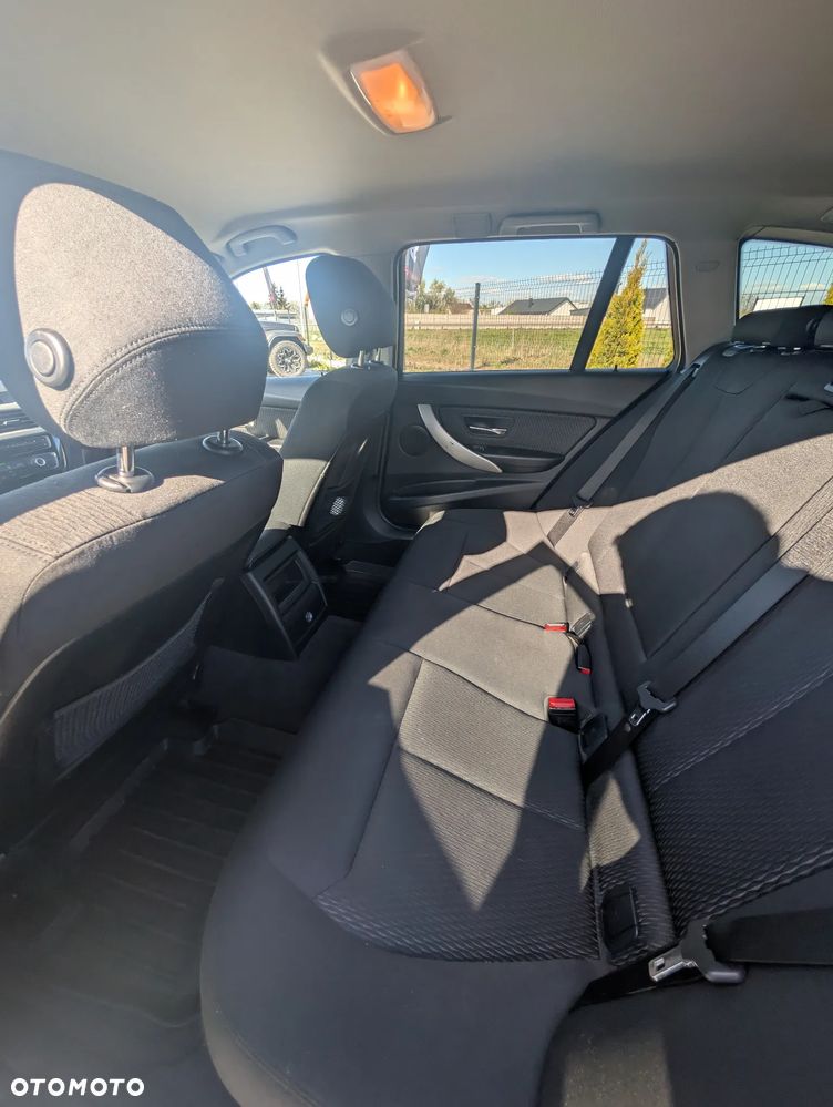 BMW Seria 3 318d - 9