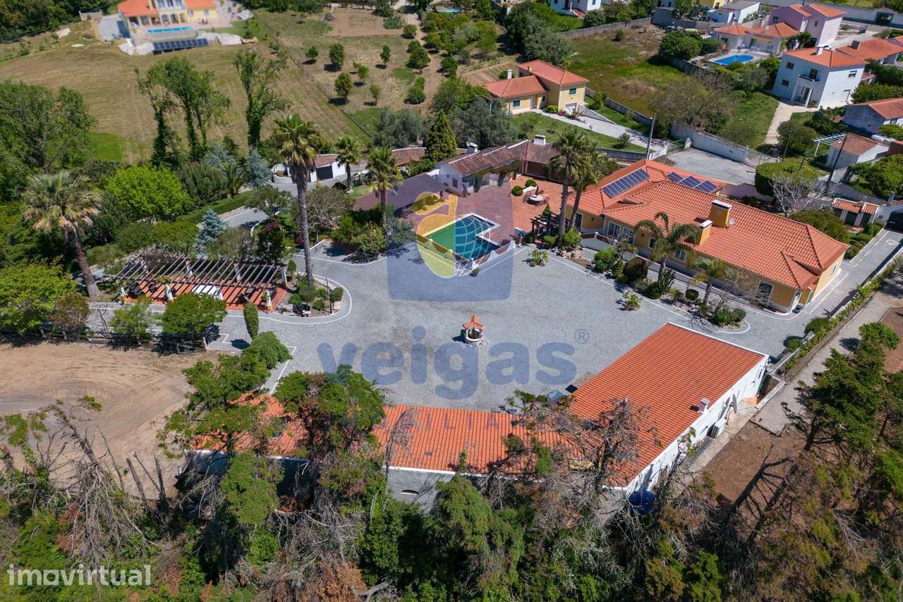 Quinta com 14.920m2 de terreno, 860m2 de área construída, 2 picadeiros - Grande imagem: 4/60