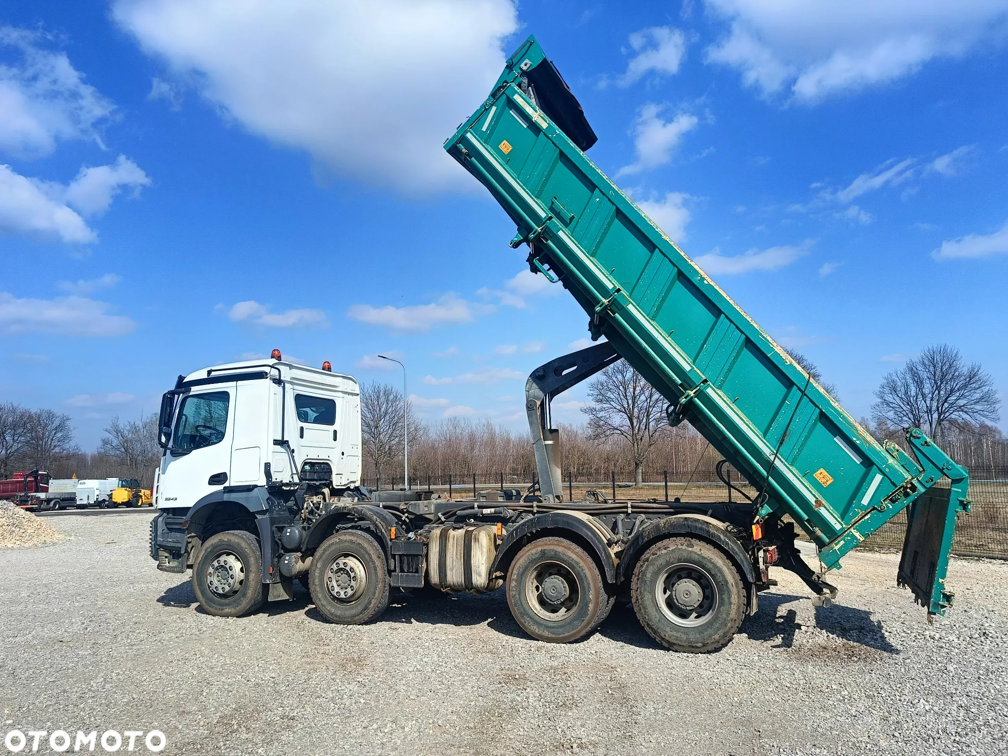 Mercedes-Benz Arocs 3243 - 21