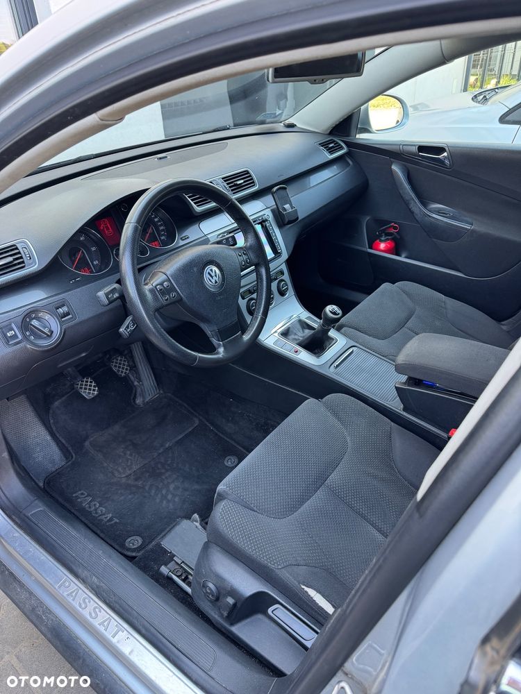 Volkswagen Passat 2.0 TDI DPF Comfortline - 26