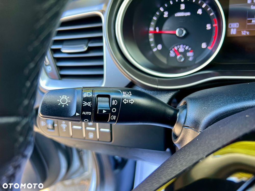 Kia Ceed 1.6 CRDi SCR L - 37