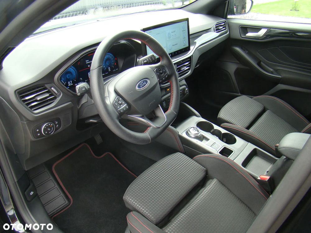 Ford Focus 1.5 EcoBlue STart-Stopp-System ST-LINE X - 24