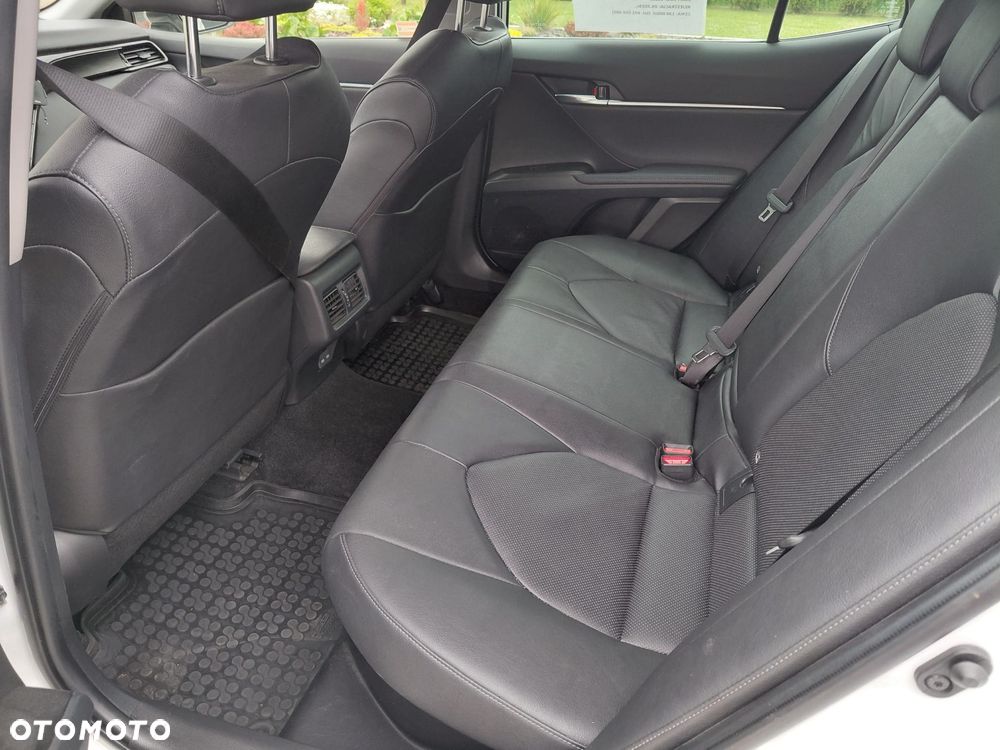 Toyota Camry 2.5 Hybrid Executive CVT - 9